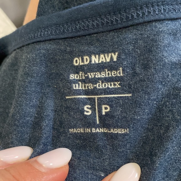 Old navy tank - Picture 3 of 4